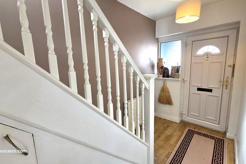 3 bedroom end of terrace house for sale, Canada Avenue, London N18
