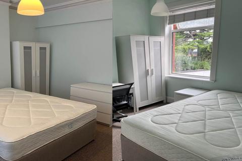 1 bedroom in a house share to rent, Magdalen Road*rooms, Exeter EX2
