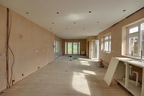 4 bedroom detached bungalow for sale, Temple Close, Welton