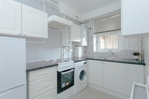 1 bedroom flat for sale, Ormond House, Lordship Road, N16