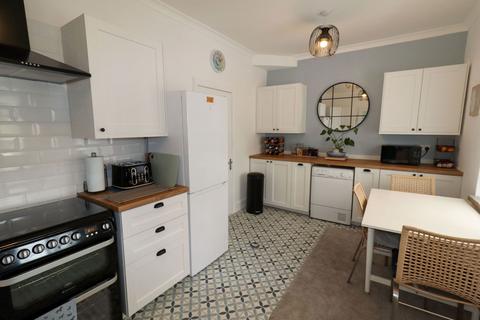 18 Central Road, Wirral, CH62 5EJ