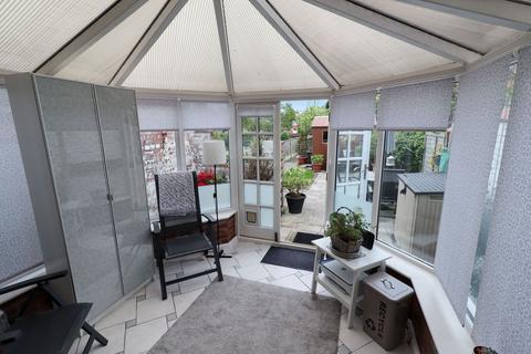 18 Central Road, Wirral, CH62 5EJ