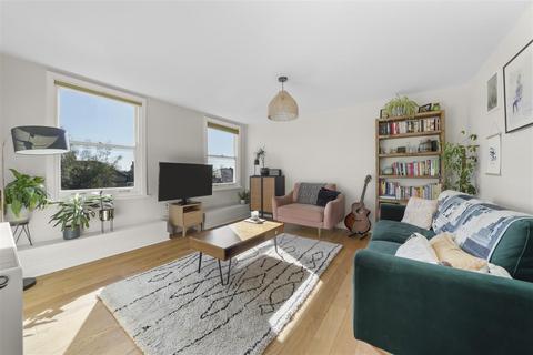 2 bedroom flat for sale, Kyverdale Road, London