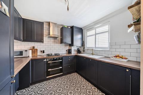 2 bedroom cottage for sale, William Street, Carshalton