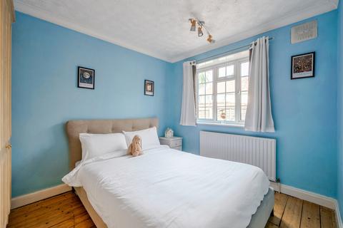27 Beynon Road, Carshalton, SM5 3RW