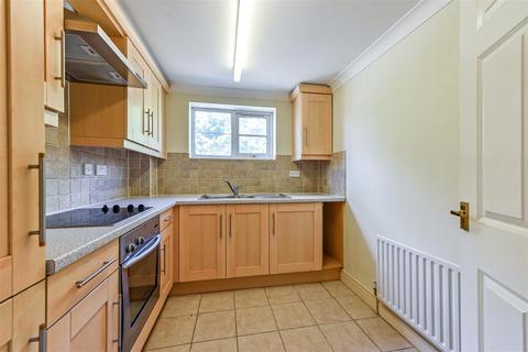 2 bedroom flat for sale, Millway Road, Andover