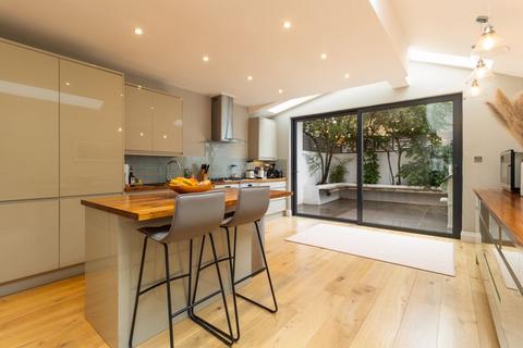 4 bedroom terraced house for sale, Felixstowe Road, Kensal Green, London, NW10