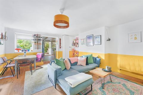2 bedroom flat for sale, Alkham Road, London