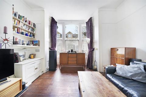 3 bedroom flat for sale, Dunsmure Road, London