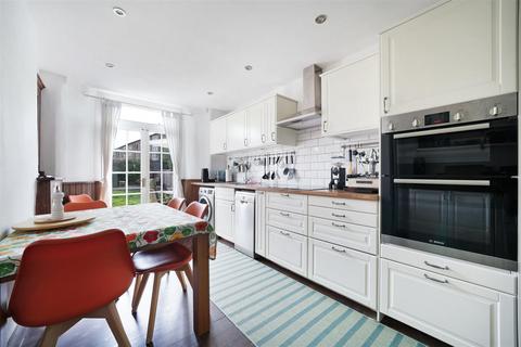 3 bedroom flat for sale, Dunsmure Road, London