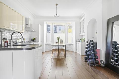 61 Springdale Road, London, N16 9NT