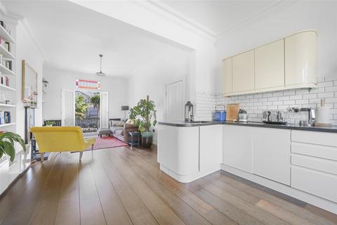 61 Springdale Road, London, N16 9NT