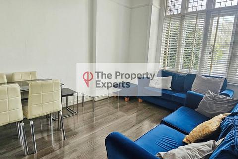 2 bedroom apartment to rent, Grove Park Road, London, SE9