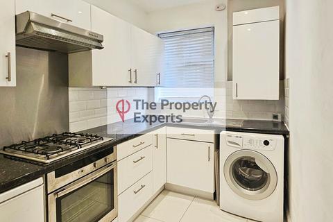 2 bedroom apartment to rent, Grove Park Road, London, SE9
