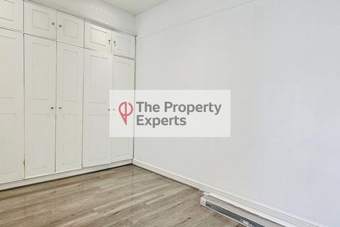 2 bedroom apartment to rent, Grove Park Road, London, SE9
