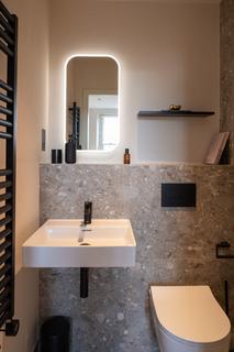 Studio to rent, St Stephen's Crescent