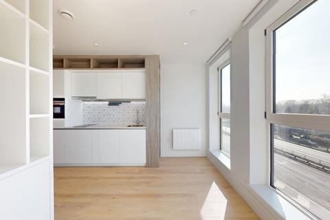 Studio to rent, Beverley Way