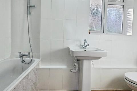1 bedroom apartment to rent, Palewell Close, Orpington, BR5