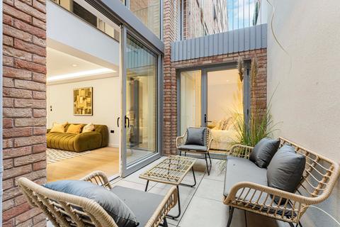 2 bedroom flat for sale, Lamb Mews, 50 Lamb Lane, London, E8
