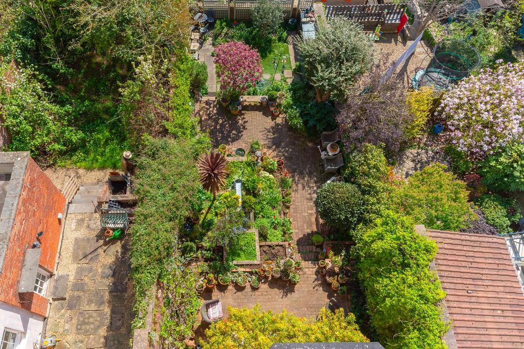 1 S2 PKN - Garden G.jpg