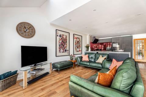 2 Cherry Trees, Lower Stondon, Henlow, SG16 6DT