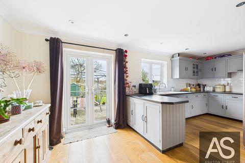 5 bedroom end of terrace house for sale, Glottenham Farm Cottages, Robertsbridge, TN32