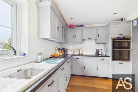 5 bedroom end of terrace house for sale, Glottenham Farm Cottages, Robertsbridge, TN32