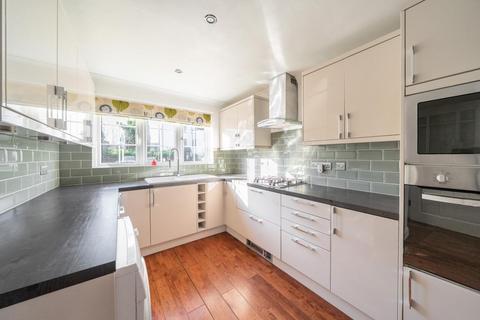 2 Nettlestead Close, Beckenham, BR3 1LX