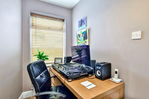 4 bedroom semi-detached house for sale, The Crescent, Abbots Langley WD5