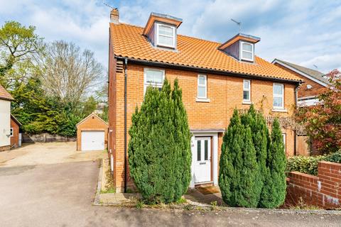 3 bedroom semi-detached house for sale, Higham Close, Norwich