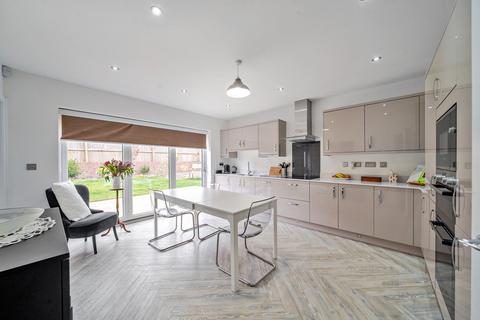 4 bedroom detached house for sale, Willow Drive, Harrogate, HG3
