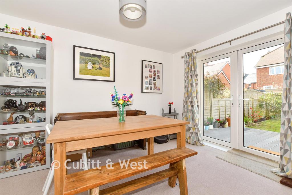 Lounge/Dining Room