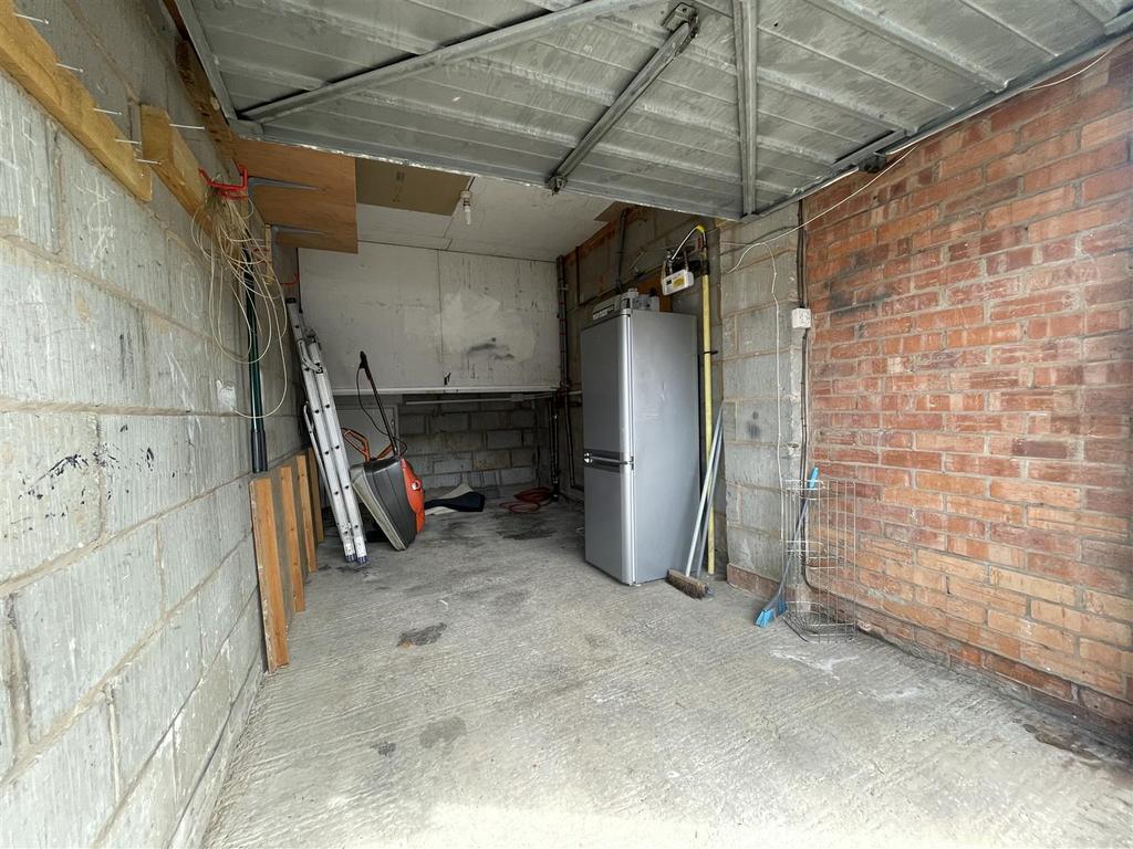 Garage.jpeg