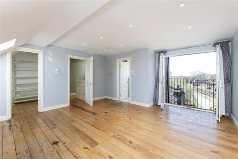 2 Merton Hall Road, London, SW19 3PP
