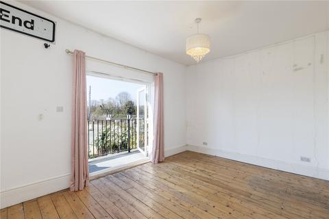 2 Merton Hall Road, London, SW19 3PP