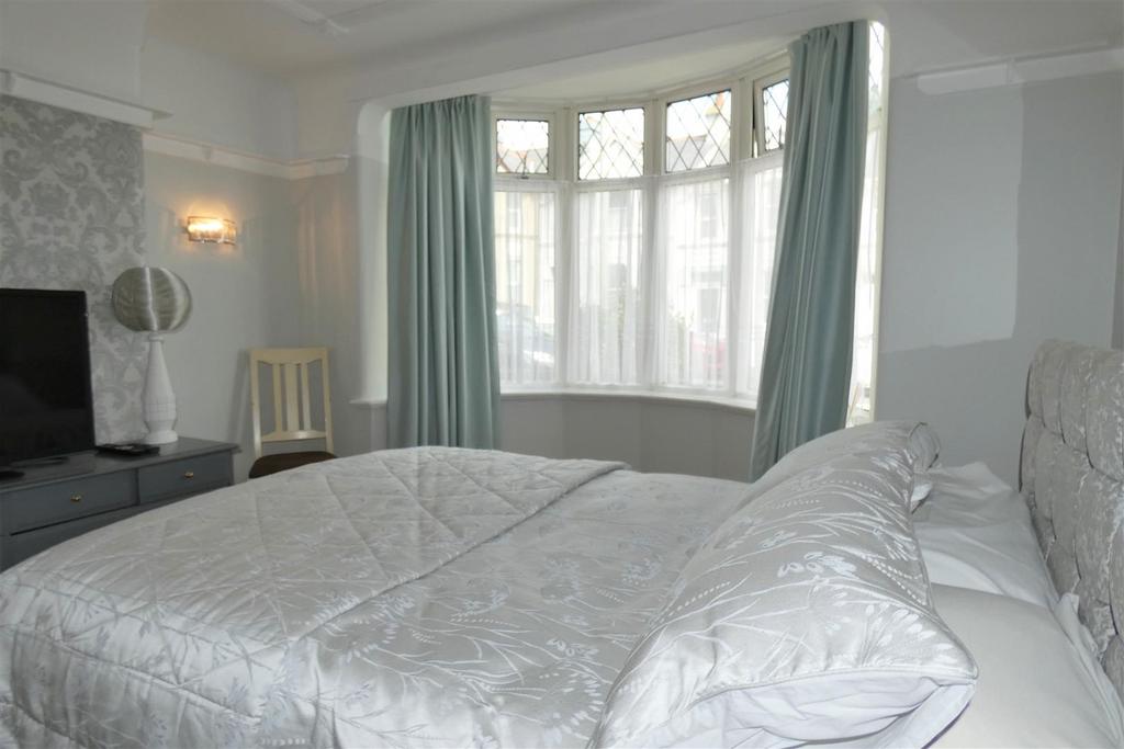 Dining Room 1a (used as bedroom).JPG