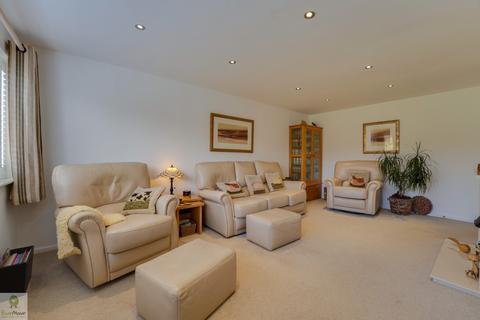 5 Birch Close, Stafford, ST17 0LZ
