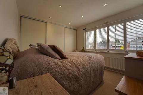 5 Birch Close, Stafford, ST17 0LZ