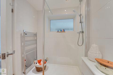 5 Birch Close, Stafford, ST17 0LZ