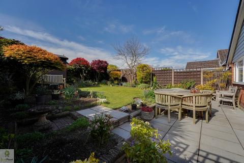 5 Birch Close, Stafford, ST17 0LZ