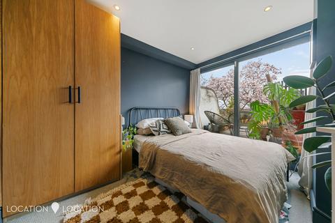 2 bedroom flat for sale, Mount Pleasant Lane, London, E5
