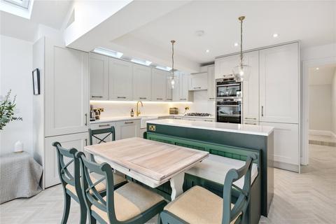 16 Steerforth Street, London, SW18 4HH
