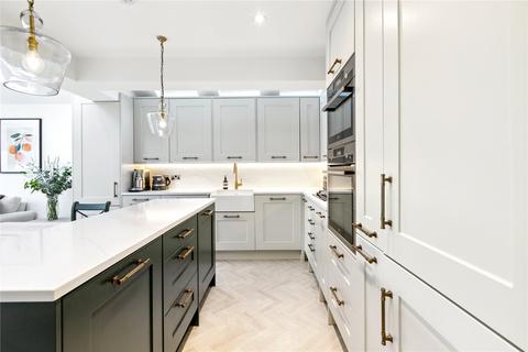 16 Steerforth Street, London, SW18 4HH
