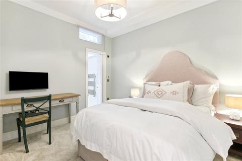 16 Steerforth Street, London, SW18 4HH