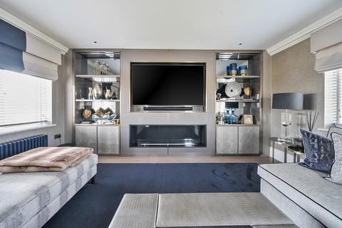Apartment 7, Ravensbourne House Westerham Road, Keston, BR2 6ER