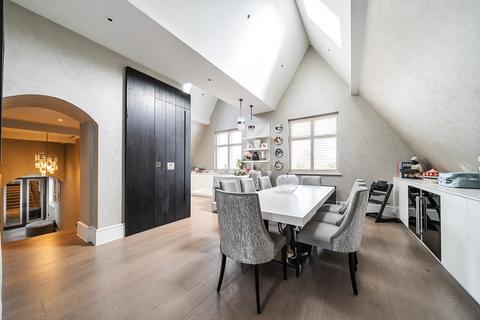 Apartment 7, Ravensbourne House Westerham Road, Keston, BR2 6ER