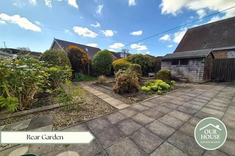 2 bedroom detached bungalow for sale, Hull Road, Hornsea