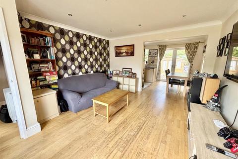 20 Border Road, Upton, Poole, BH16 5EE