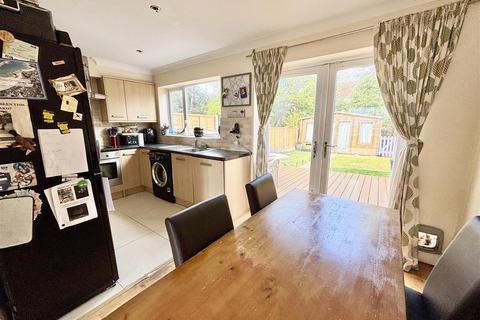 20 Border Road, Upton, Poole, BH16 5EE
