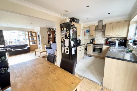 20 Border Road, Upton, Poole, BH16 5EE